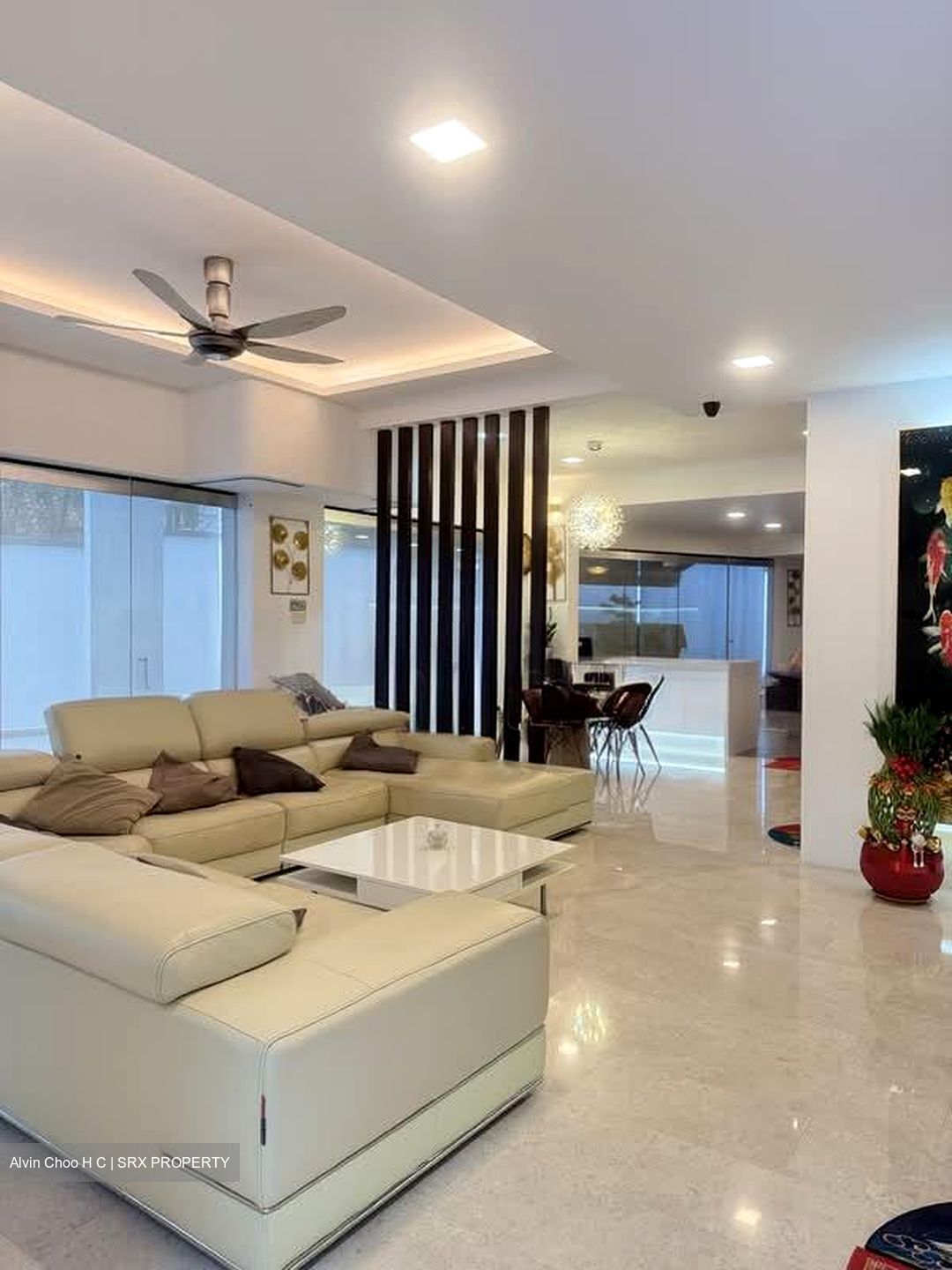 Straits Gardens (D27), Terrace #546882931